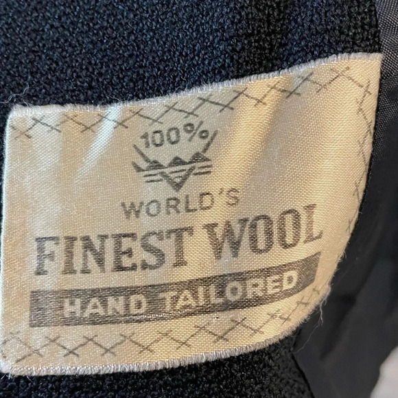 Vintage, ladies 100% wool, hand-tailored black bell shaped peacoat - Picture 3 of 4